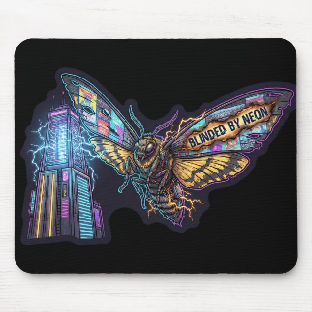 Bländad Av Neon – Cyberpunk Moth City Lights Musmatta (Framsidan)