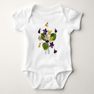 Blandade vildViolets som göras i Crewelbroderi T-shirt