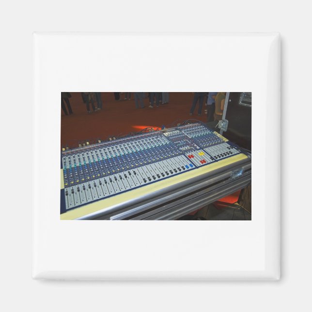 Blandningskonsol för audio - ljud board magnet (Framsidan)