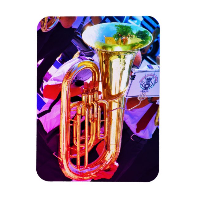 Blankglänsande tuba snett perspektiv mässbandsorke magnet (Vertikal)