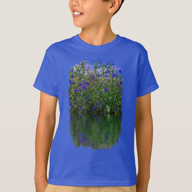 Blåreflektion och reflektion över Grönt Vatten T Shirt (Framsida)
