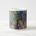 Blåregn (höger halva) av Claude Monet Jumbo Mugg<br><div class="desc">Wisteria (höger halva) (1917-1920) av Claude Monet är en vintage impressionistisk naturmålning som visar den högra halvan av en större stillebenmålning med blommor. Den är en del av en serie målningar med wisteria som Monet målade under våren i sin trädgård i Giverny,  Frankrike.</div>
