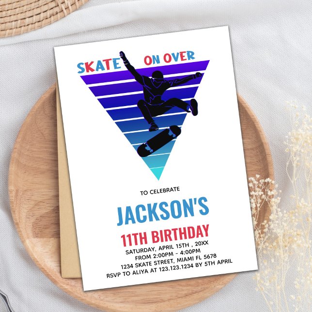 Blåröda skateboardinbjudningar på födelsedagen inbjudningar (Blue Red Skateboards Birthday Invitations)