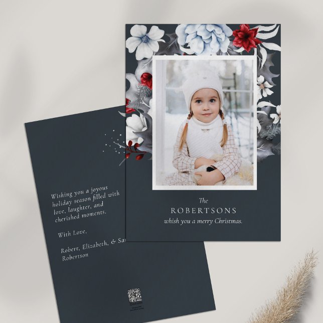 Blårött vitt Helgdag Botaniskt julkort (Blue Red White Holiday Botanical Christmas Card on white table.)