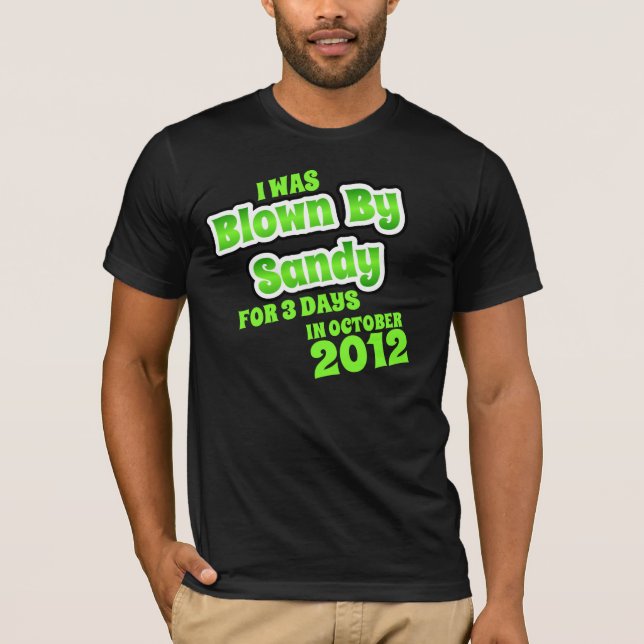 BLÅST AV DEN SANDIGA ORKANEN T-SHIRT (Framsida)