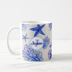 Blåstjärtfenad korall-anpassningsbar monogram-namn kaffemugg