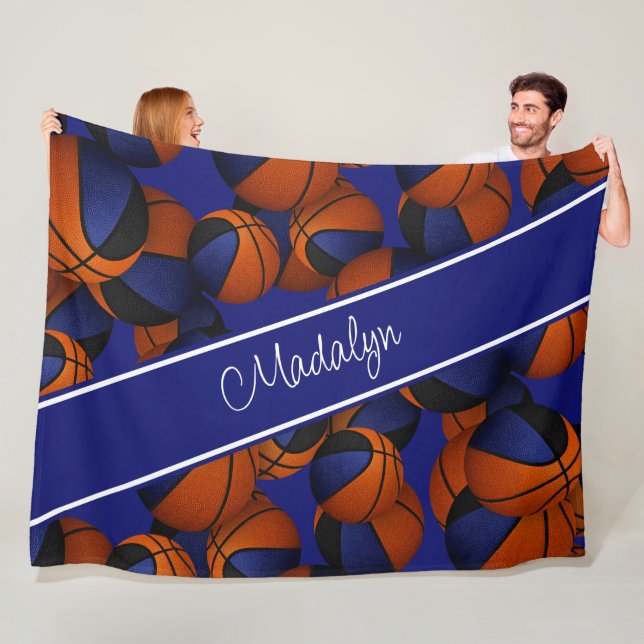 Blåsvarta basketskulor färg hennes namn fleecefilt (På plats)