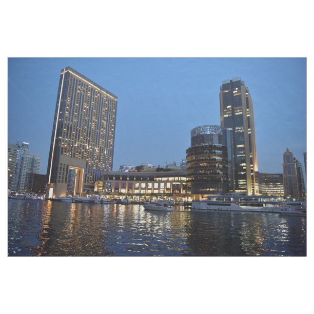 Blåtimmars skyscraper i Dubai Marina Tyg (Yard)