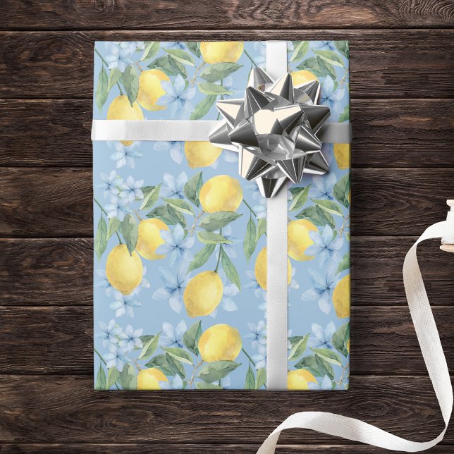 Blått akvarellcitron och blommor presentpapper (Lemon and Blue Floral Watercolor Wrapping Paper. Great for a main squeeze party or lemon baby shower)