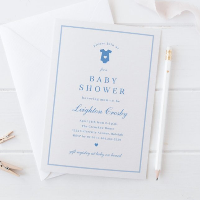 Blått babyskor med enkel Elegant Inbjudningar (Simple Classic Typography Blue Baby Shower Invitation.)