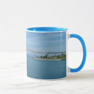 Blått bevattnar överbryggar, port Huron, MI Mugg