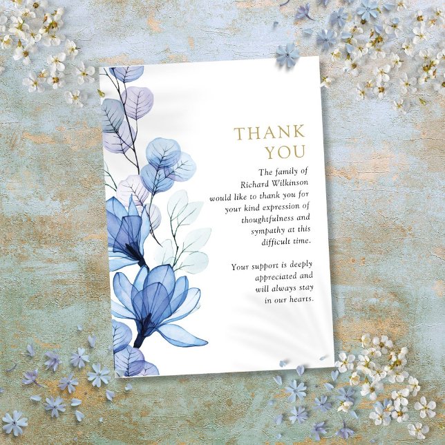 Blått Blommigt Memorial Firande of Life Funeral Tack Kort (Blue Floral Memorial Celebration Of Life Funeral Thank You Card)