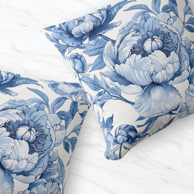 Blått botaniskt Blommigt Fintvätt av porslin Kudde (Botanical Blue Floral Delicate Porcelain Flower Throw Pillow)