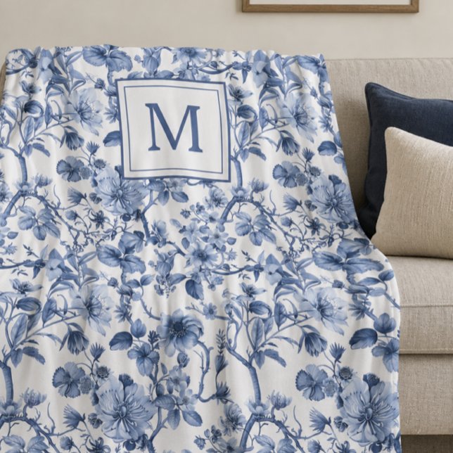 Blått Chinoiserie Toile Mönster Monogram Fleecefilt (Skapare uppladdad)