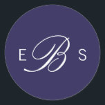 Blått Elegant, monogram circle Wedckers Runt Klistermärke<br><div class="desc">Anpassa den här eleganten för snyggt av chic med  i monogram för marint blått bröllop med vit text. Modern och skarp design. Alla andra matchande produkter finns i en Chic för insamling,  Monogram Navy Blue White Bröllop.</div>