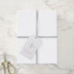 Blått enkelt botaniskt löv monogram bröllop presentetikett<br><div class="desc">Monogrammad initialer och elegant-hand illustrerade botaniskt löv,  elegant och typsnitt i blått och vitt,  enkelt och lyxigt. Underbart tack för att du föredrar klistermärken för det moderna klassiska bröllop,  det enkla formella bröllop,  elegant botaniska trädgårdsbröllop. Visa alla matchande delar i samlingen.</div>