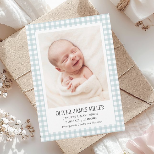 Blått Gingham Baby Birth Announcement Photo Card Meddelande (Skapare uppladdad)