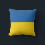 Blått gult Ukraina-flagga packad Kudde<br><div class="desc">Blue gult Ukraina flagga förträngde Dekorativ kudde. Tillbehör till anpassningsbarnas heminredning. Överför din egen bild på framsidan och baksidan om du vill.</div>