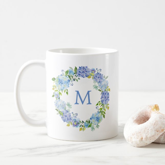 Blått Hydrangea Blommigt Utandning Monogram Kaffe  Kaffemugg (Med munk)