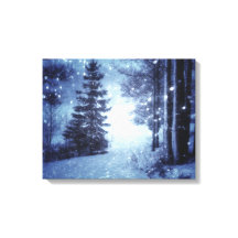 Blått månbelyst Magic Forest Winter Scene