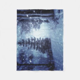 Blått månbelyst Magic Forest Winter Scene Fleecefilt