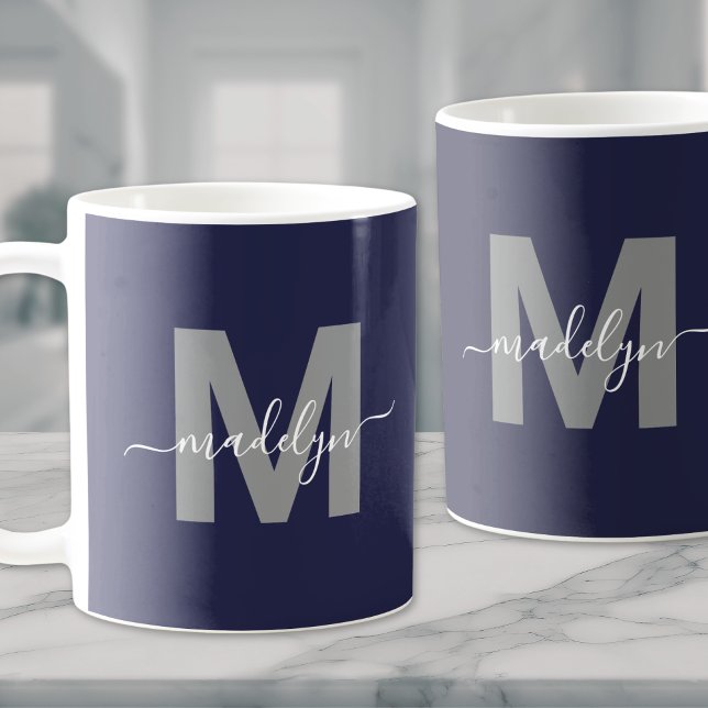 Blått marinmonogram kaffemugg (Navy Blue Monogram Coffee Mug)