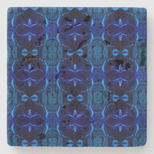 Blått med "flyter" sammanflätade linjer