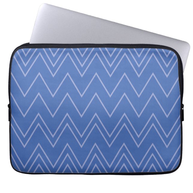 Blått, modernt, enkelt, coola, trendig zigzag möns laptop fodral (Framsidan)