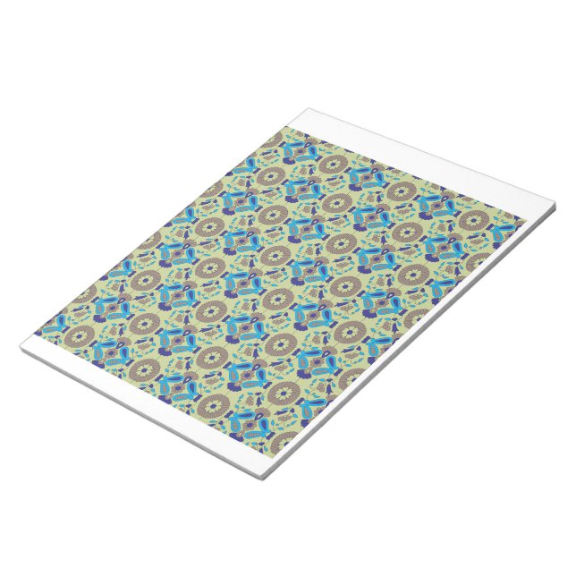 blått och grönt mönster på gröntens bakgrund anteckningsblock (Vinklad)