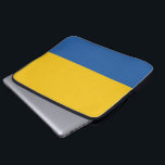 Blått och Gult för bärbara datorer Laptop Sleeve<br><div class="desc">Bär runt din bärbara dator i stil i fodral i blått och gult.</div>