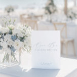 Blått och vitt tecken på Chic i Bröllop vid kusten<br><div class="desc">Med en snyggt med en blandning av serenblått och skarpt vitt, fångar detta tecken den avslappnade elegansen hos ett kusttemat bröllop. Den passar perfekt för ett öppet pub, den tillför en smula sofistikering samtidigt som den bibehåller ett nedlagt, biskopsvibe. Oavsett om bröllop ligger vid havet eller inspireras av kustskönhet, kommer...</div>