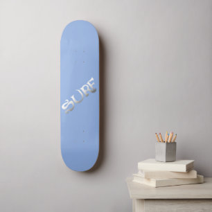 Blått skateboard för surfa