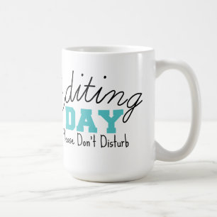Blått som redigerar dagmuggen kaffemugg