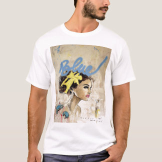 blått tee shirt