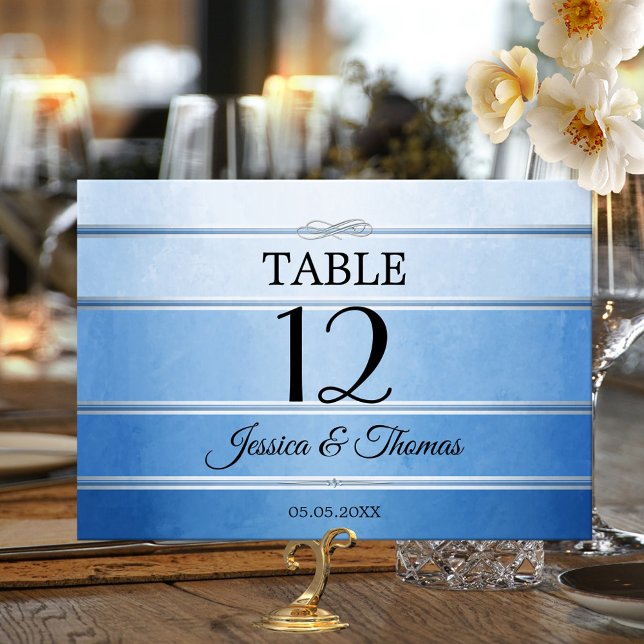 Blått Ton sur Ton Stripe-kort för Bordsnummer (Elegant table number card featuring a painted blue ton sur ton striped design with a silver lining)