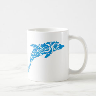 Blåttdelfiner som bildar en gullig delfin, formar kaffemugg