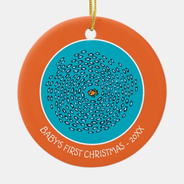 Blåttfisken skolar mönster med den små orange julgransprydnad keramik (Framsidan)
