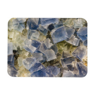 BlåttFluoritekristaller i matris Magnet