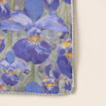 BlåttIrisblommönster Sjal<br><div class="desc">Denna ska blåttirisscarf tillfogar ett stänk av färg till vår dräkt. Ha på sig den i stil! Designat vid berömd konstnär©Tim Coffey för värld.</div>