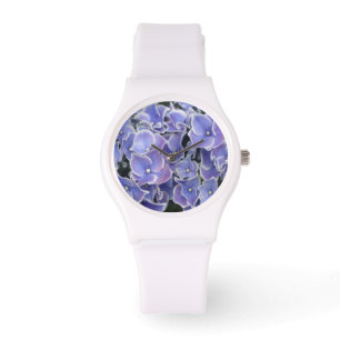 Blåttvanlig hortensia med den sportiga klockan f armbandsur