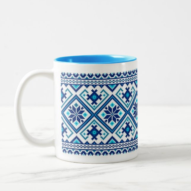 Blåukrainska broderier (vyshyvanka) mugg (Vänster)