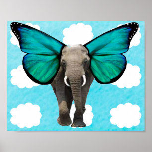 Blåvingad elefant i molnen poster
