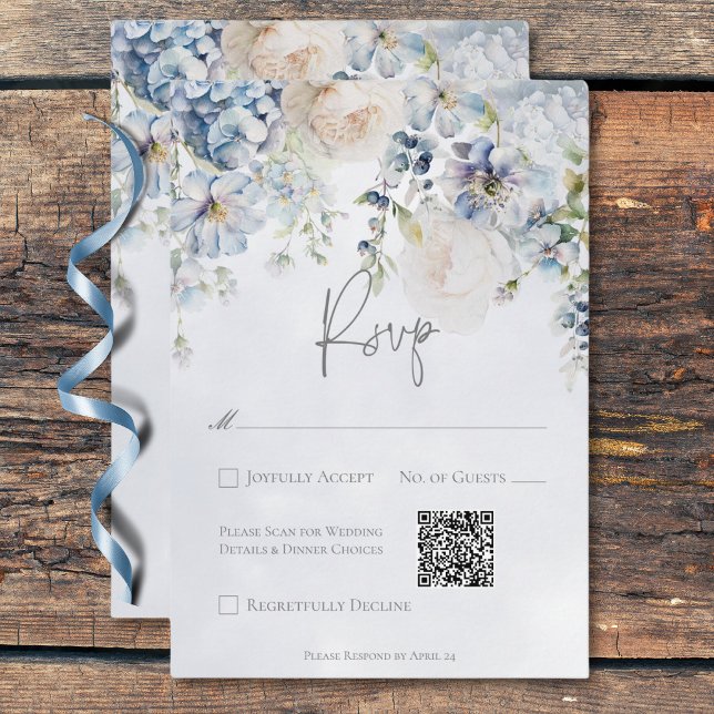Blåvit Blommigt Modern QR-kod för Bröllop OSA Kort (Blue & White Floral Modern Wedding QR Code RSVP Card)