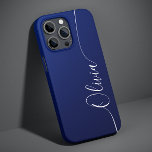 Blåvit Elegant, Kalligrafi, skript Namn<br><div class="desc">Blå Shimmer White Elegant Calligraphy Script Anpassningsbar Personlig Namn iPhone 14 Smart Phone-väskor har en modern och enkel design för trendig och snyggt med din personlig namn i elegant-handskriven calligraphy-skripttypografi på en metallblå kortfattad bakgrund. Designad av ©Evco Studio www.zazzle.com/store/evcostudio</div>