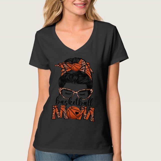 Bleached Basketball Mom Game Day Messy Bun Leopard T Shirt (Framsida)