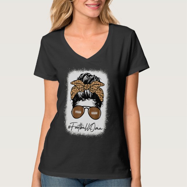 Bleached Football Oma Life with Leopard Messy Bun T Shirt (Framsida)