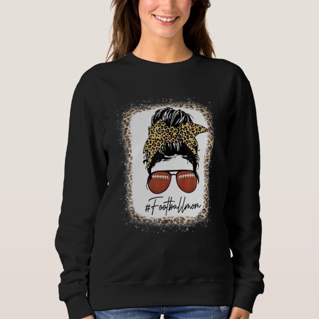 Bleached Football With Leopard And Messy Bun Playe T Shirt (Framsida)