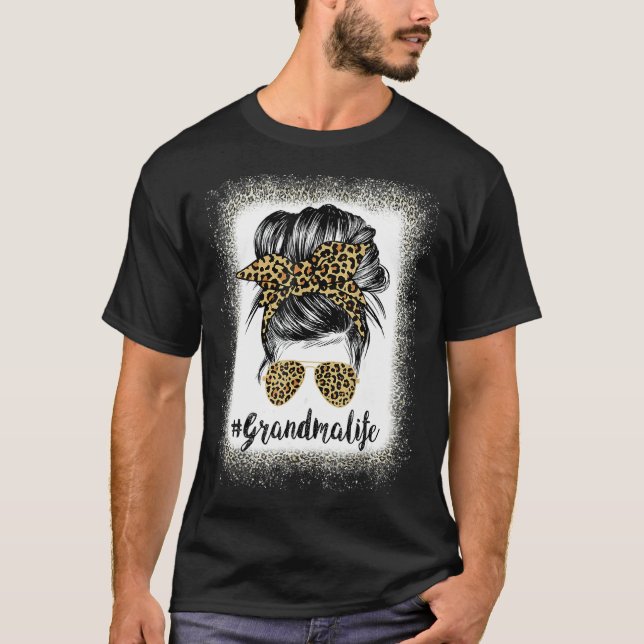 Bleached Grandma Life Leopard Messy Bun Women Moth T Shirt (Framsida)