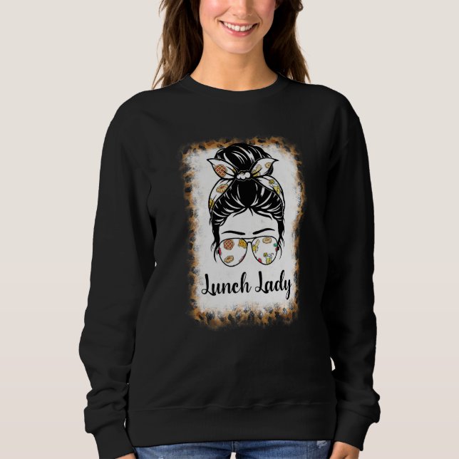 Bleached Leopard  Lunch Lady Messy Bun Lunch Lady  T Shirt (Framsida)