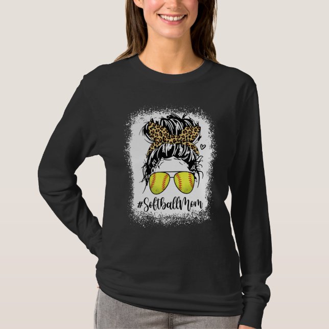 Bleached Leopard Softball Mom Game Day Messy Bun M T Shirt (Framsida)